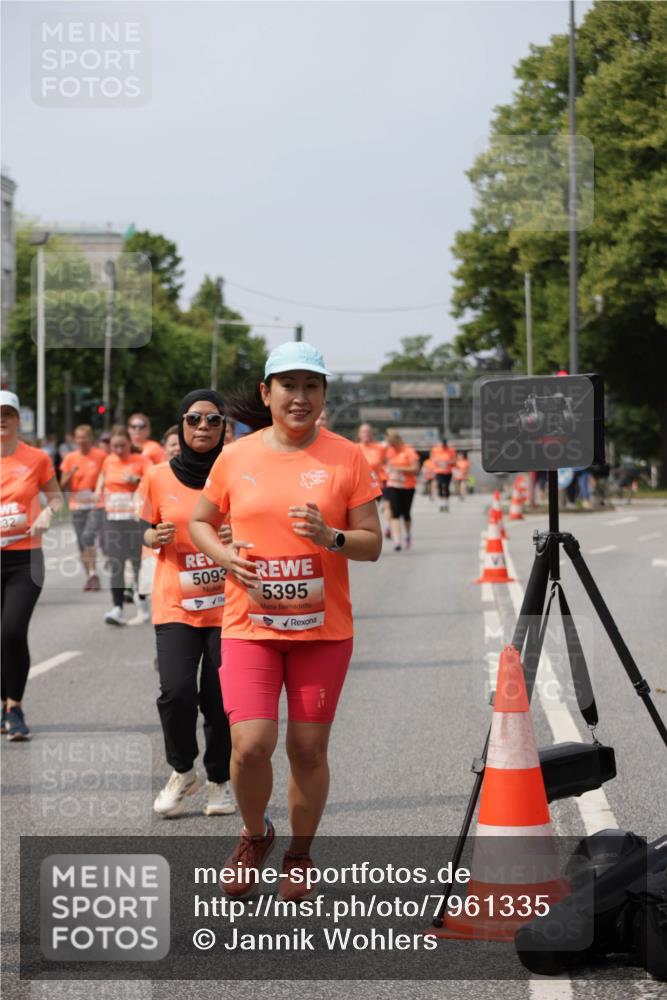 15.06.2025 - REWE Women's Run Jannik Wohlers http://msf.ph/oto/7961335 15.06.2025 09:46:08 Laufen 5093, 5395 meine-sportfotos.de