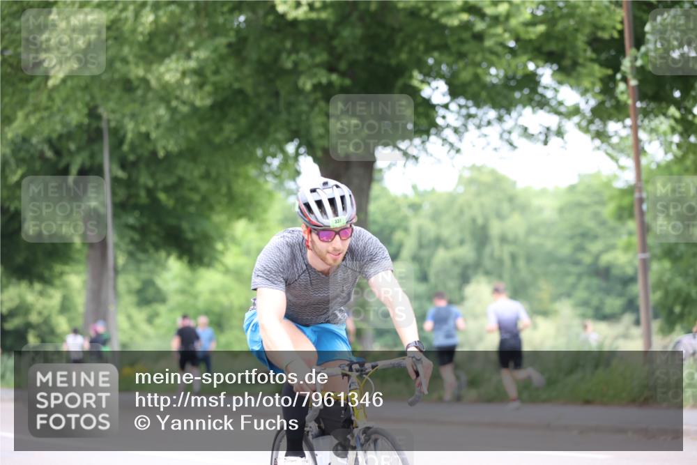 15.06.2025 - 7 Türme Triathlon Yannick Fuchs http://msf.ph/oto/7961346 15.06.2025 13:50:01 Radfahren 337, 1002 meine-sportfotos.de