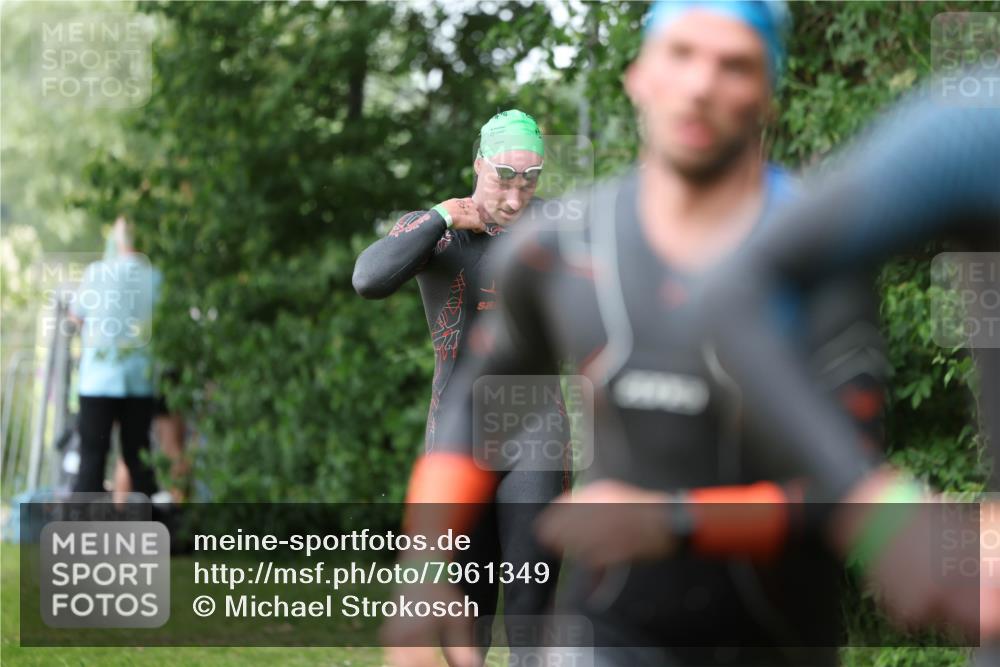 15.06.2025 - 7 Türme Triathlon Michael Strokosch http://msf.ph/oto/7961349 15.06.2025 12:13:11 Schwimmen 453, 459, 494, 539, 561 meine-sportfotos.de