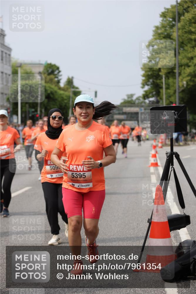 15.06.2025 - REWE Women's Run Jannik Wohlers http://msf.ph/oto/7961354 15.06.2025 09:46:08 Laufen 232, 509, 5395 meine-sportfotos.de