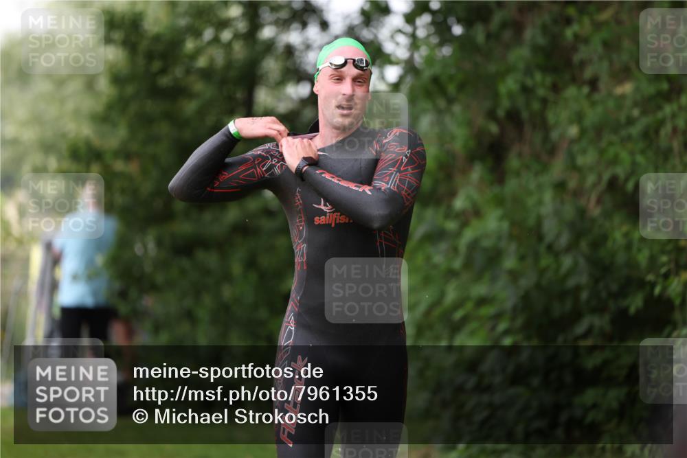 15.06.2025 - 7 Türme Triathlon Michael Strokosch http://msf.ph/oto/7961355 15.06.2025 12:13:12 Schwimmen 453, 459, 494, 539, 561 meine-sportfotos.de