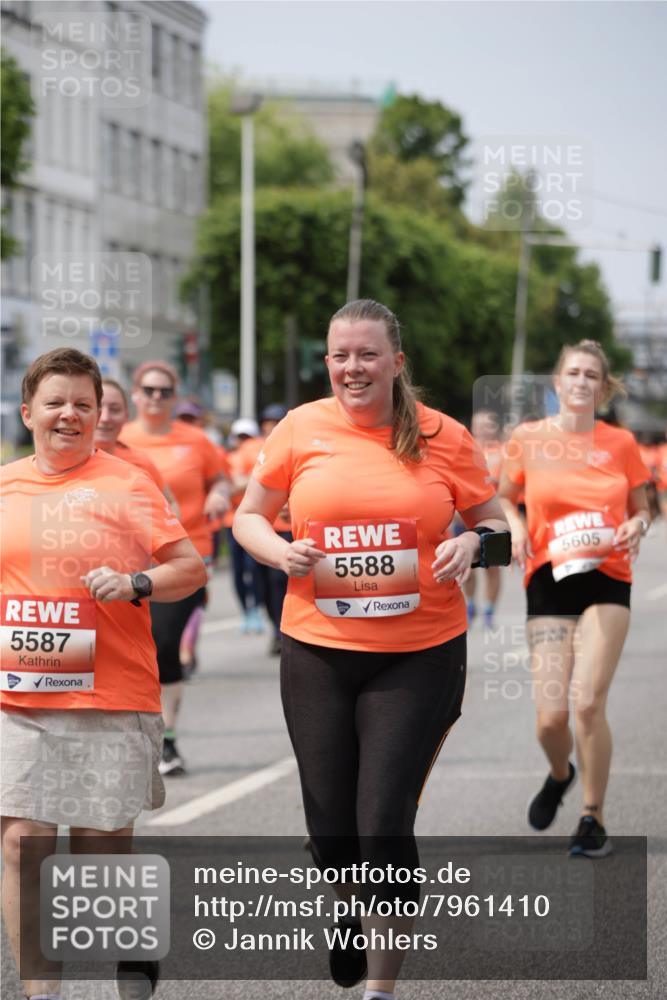 15.06.2025 - REWE Women's Run Jannik Wohlers http://msf.ph/oto/7961410 15.06.2025 09:46:11 Laufen 5605, 5587, 5588 meine-sportfotos.de