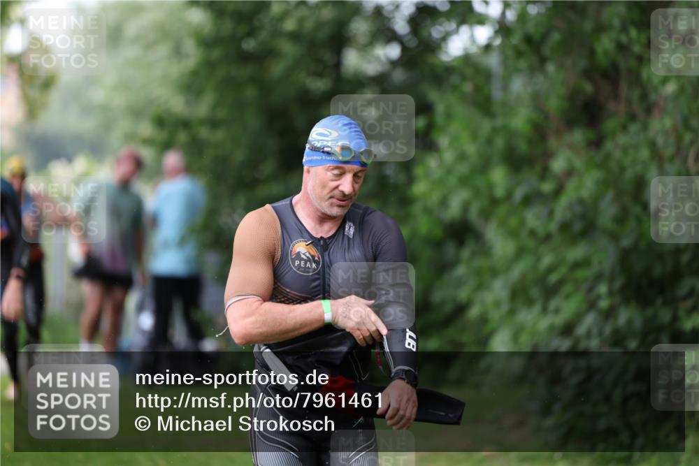 15.06.2025 - 7 Türme Triathlon Michael Strokosch http://msf.ph/oto/7961461 15.06.2025 12:13:27 Schwimmen 396, 494, 539 meine-sportfotos.de