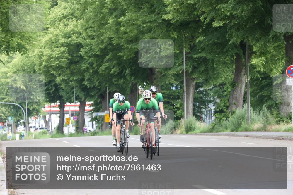 15.06.2025 - 7 Türme Triathlon Yannick Fuchs http://msf.ph/oto/7961463 15.06.2025 10:02:34 Radfahren 129, 132 meine-sportfotos.de