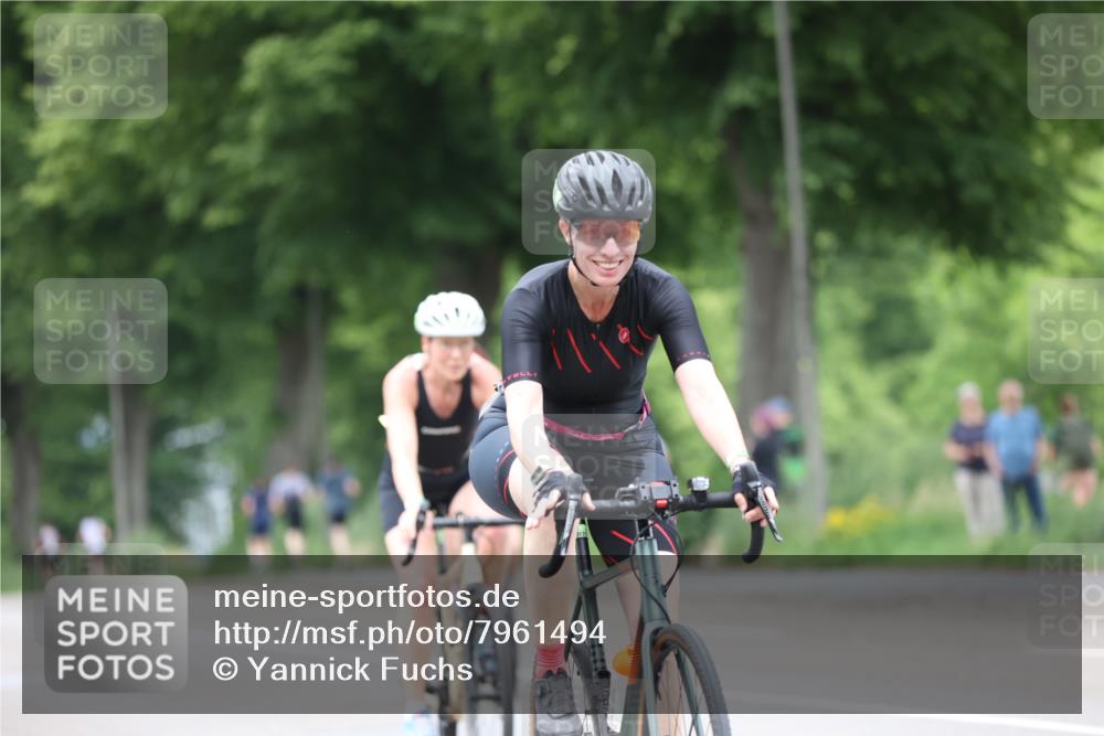 15.06.2025 - 7 Türme Triathlon Yannick Fuchs http://msf.ph/oto/7961494 15.06.2025 13:50:20 Radfahren 822, 850, 894, 960, 1099 meine-sportfotos.de