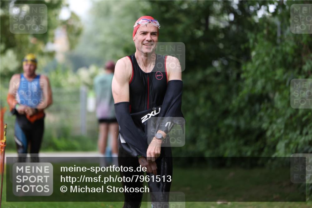 15.06.2025 - 7 Türme Triathlon Michael Strokosch http://msf.ph/oto/7961513 15.06.2025 12:13:29 Schwimmen 396, 494, 539, 566 meine-sportfotos.de