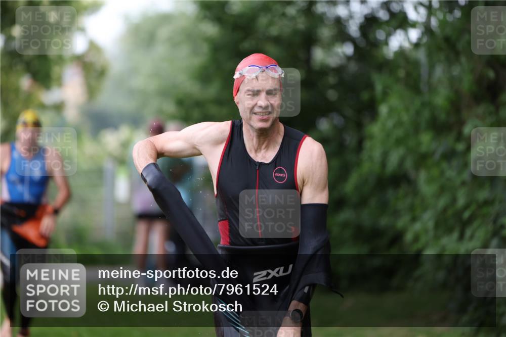 15.06.2025 - 7 Türme Triathlon Michael Strokosch http://msf.ph/oto/7961524 15.06.2025 12:13:30 Schwimmen 396, 494, 539, 566 meine-sportfotos.de