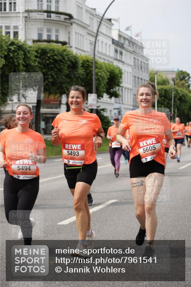 15.06.2025 - REWE Women's Run Jannik Wohlers http://msf.ph/oto/7961541 15.06.2025 09:46:14 Laufen 5494, 5493, 1895, 5605 meine-sportfotos.de