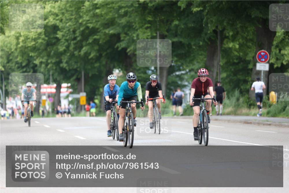 15.06.2025 - 7 Türme Triathlon Yannick Fuchs http://msf.ph/oto/7961543 15.06.2025 13:50:24 Radfahren 822, 839, 850, 866, 960 meine-sportfotos.de