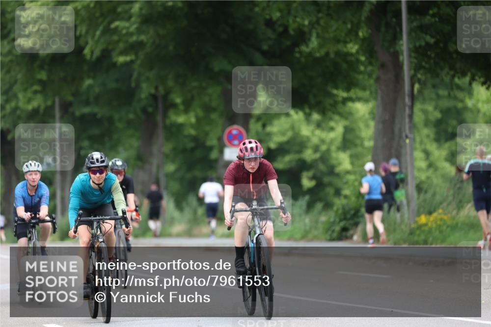15.06.2025 - 7 Türme Triathlon Yannick Fuchs http://msf.ph/oto/7961553 15.06.2025 13:50:25 Radfahren 822, 839, 850, 866 meine-sportfotos.de