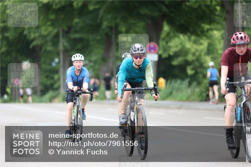 15.06.2025 - 7 Türme Triathlon Yannick Fuchs http://msf.ph/oto/7961556 15.06.2025 13:50:26 Radfahren 822, 839, 850, 866 meine-sportfotos.de