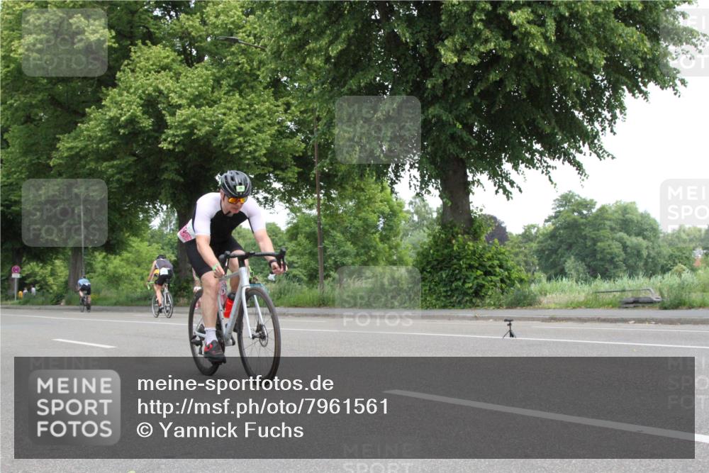 15.06.2025 - 7 Türme Triathlon Yannick Fuchs http://msf.ph/oto/7961561 15.06.2025 12:23:25 Radfahren  meine-sportfotos.de
