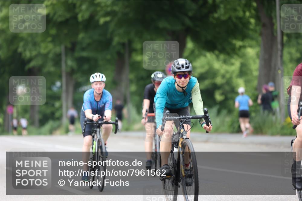 15.06.2025 - 7 Türme Triathlon Yannick Fuchs http://msf.ph/oto/7961562 15.06.2025 13:50:26 Radfahren 822, 839, 850, 866 meine-sportfotos.de