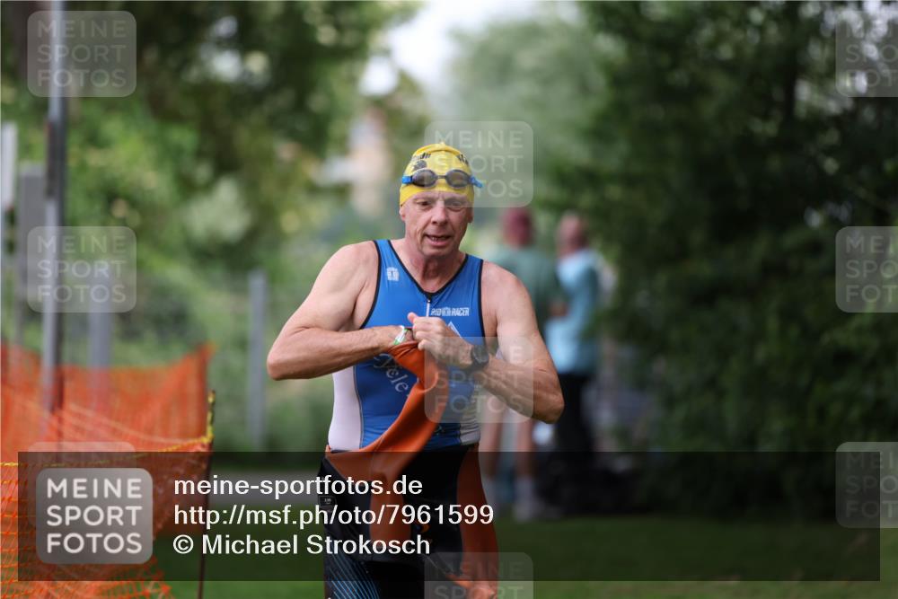 15.06.2025 - 7 Türme Triathlon Michael Strokosch http://msf.ph/oto/7961599 15.06.2025 12:13:33 Schwimmen 396, 494, 539, 566, 633 meine-sportfotos.de