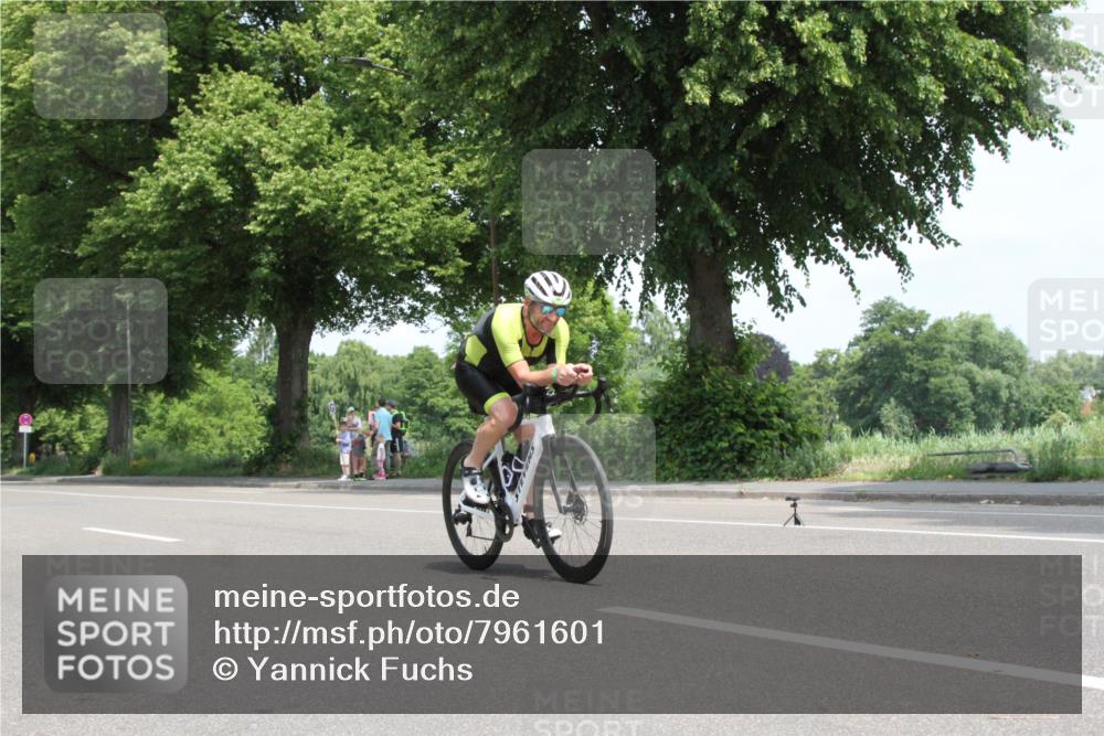 15.06.2025 - 7 Türme Triathlon Yannick Fuchs http://msf.ph/oto/7961601 15.06.2025 12:25:12 Radfahren  meine-sportfotos.de