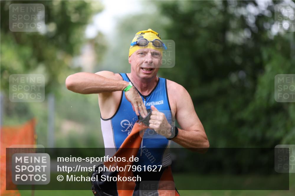 15.06.2025 - 7 Türme Triathlon Michael Strokosch http://msf.ph/oto/7961627 15.06.2025 12:13:34 Schwimmen 396, 494, 539, 566, 633 meine-sportfotos.de