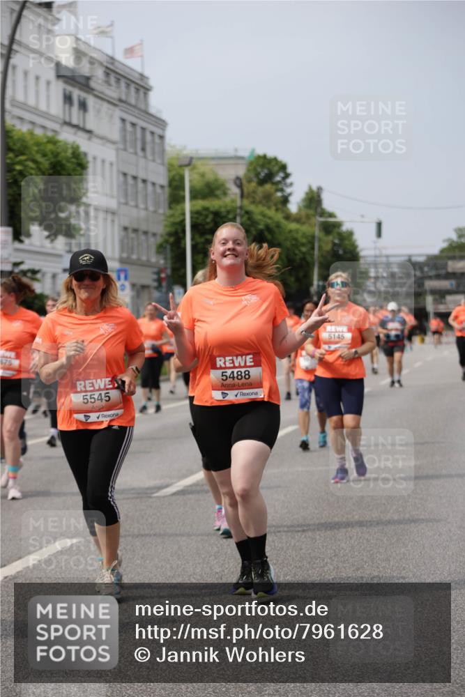 15.06.2025 - REWE Women's Run Jannik Wohlers http://msf.ph/oto/7961628 15.06.2025 09:46:18 Laufen 675, 5545, 5488, 5145 meine-sportfotos.de