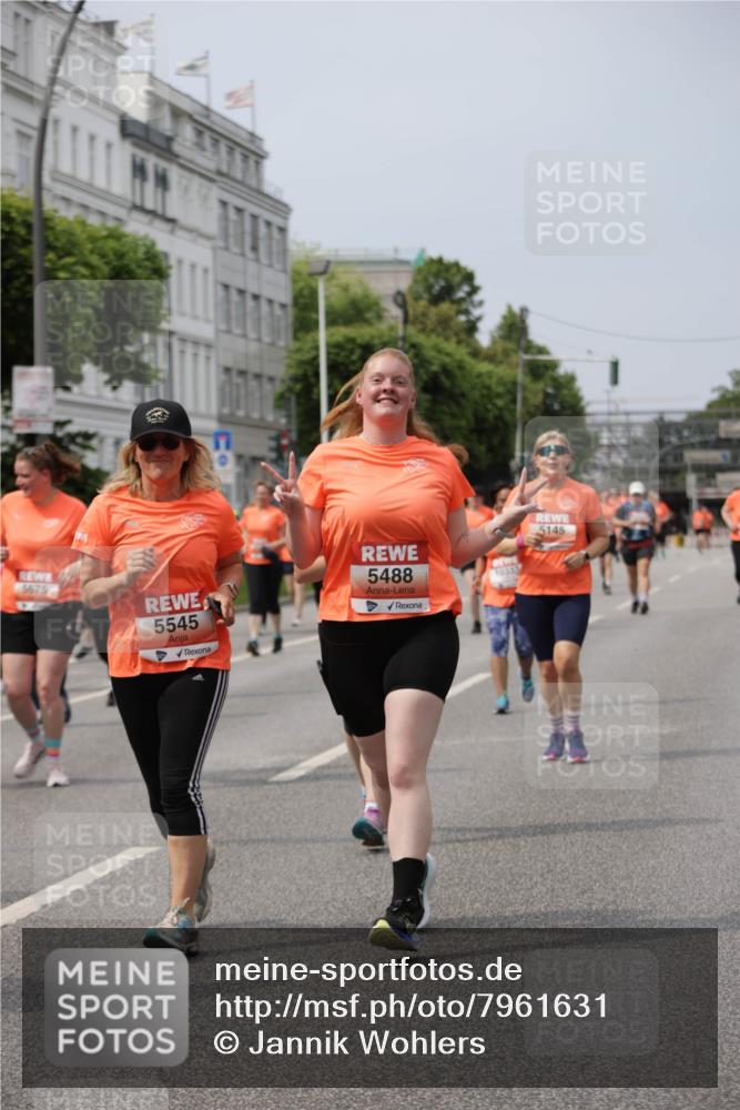 15.06.2025 - REWE Women's Run Jannik Wohlers http://msf.ph/oto/7961631 15.06.2025 09:46:19 Laufen 5675, 5545, 5488, 5145 meine-sportfotos.de