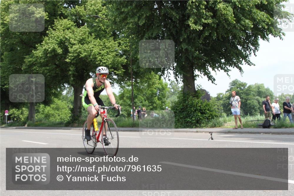 15.06.2025 - 7 Türme Triathlon Yannick Fuchs http://msf.ph/oto/7961635 15.06.2025 12:26:14 Radfahren  meine-sportfotos.de