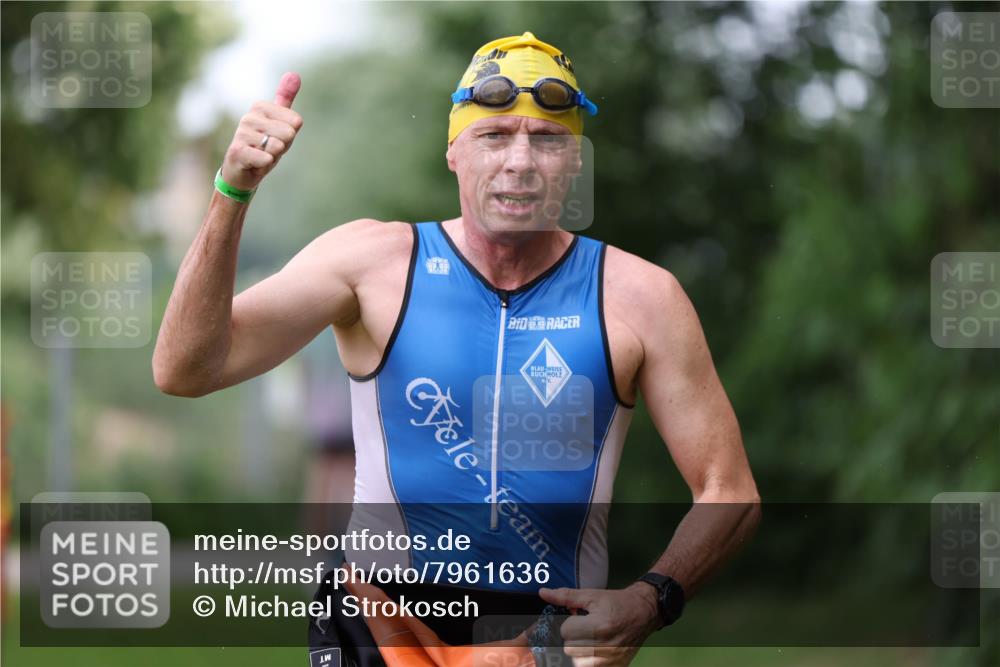 15.06.2025 - 7 Türme Triathlon Michael Strokosch http://msf.ph/oto/7961636 15.06.2025 12:13:35 Schwimmen 396, 494, 539, 566, 633 meine-sportfotos.de