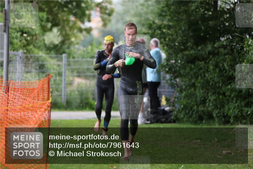 15.06.2025 - 7 Türme Triathlon Michael Strokosch http://msf.ph/oto/7961643 15.06.2025 12:13:46 Schwimmen 395, 543, 566, 599, 633 meine-sportfotos.de