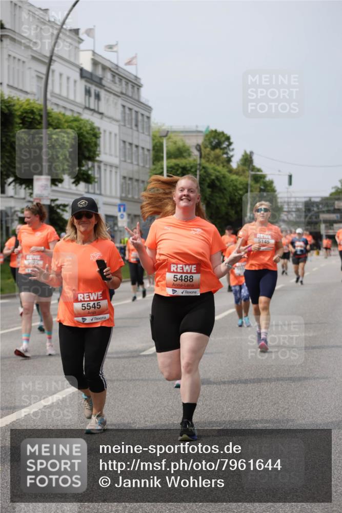 15.06.2025 - REWE Women's Run Jannik Wohlers http://msf.ph/oto/7961644 15.06.2025 09:46:19 Laufen 5675, 5545, 5488, 5145 meine-sportfotos.de