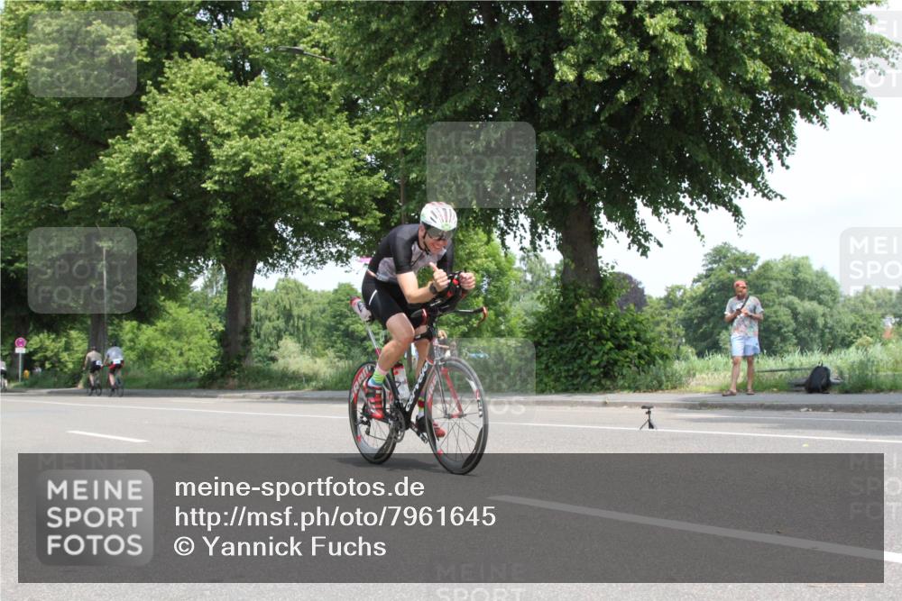15.06.2025 - 7 Türme Triathlon Yannick Fuchs http://msf.ph/oto/7961645 15.06.2025 12:26:27 Radfahren  meine-sportfotos.de