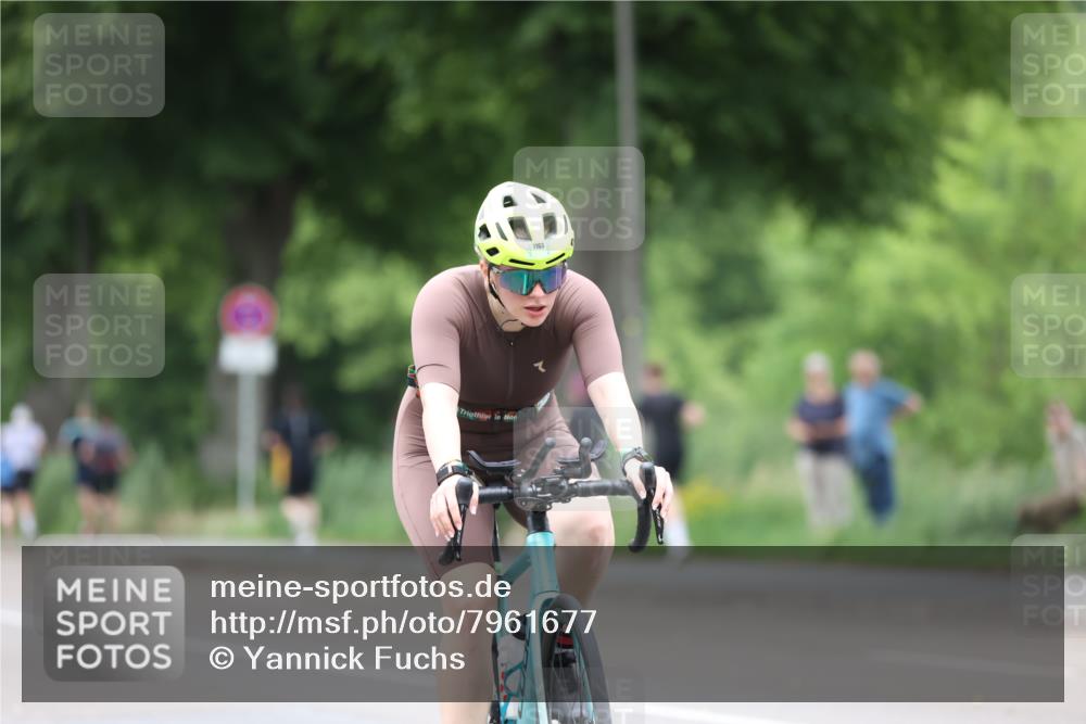 15.06.2025 - 7 Türme Triathlon Yannick Fuchs http://msf.ph/oto/7961677 15.06.2025 13:50:38 Radfahren 195, 326, 1096 meine-sportfotos.de
