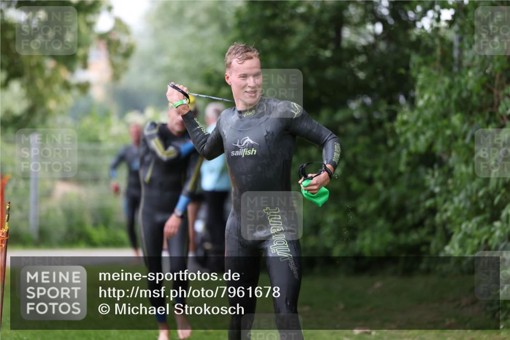 15.06.2025 - 7 Türme Triathlon Michael Strokosch http://msf.ph/oto/7961678 15.06.2025 12:13:47 Schwimmen 395, 543, 566, 599, 633 meine-sportfotos.de