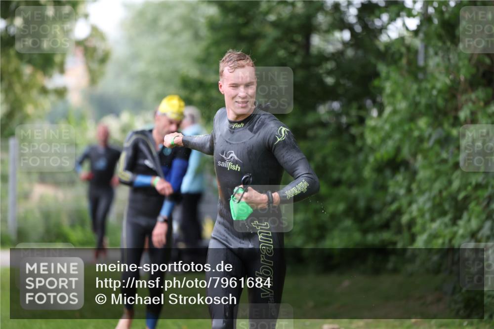 15.06.2025 - 7 Türme Triathlon Michael Strokosch http://msf.ph/oto/7961684 15.06.2025 12:13:48 Schwimmen 395, 497, 543, 566, 599, 633 meine-sportfotos.de