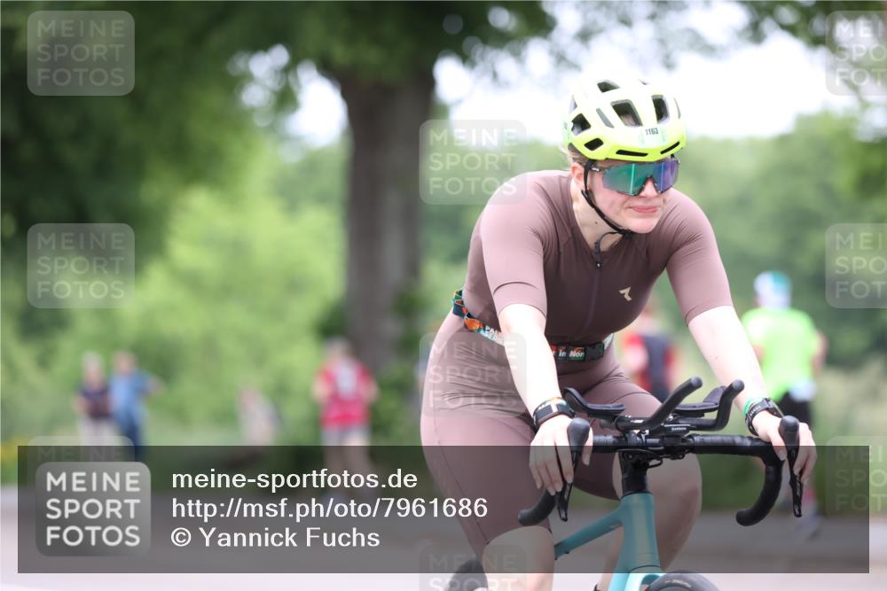 15.06.2025 - 7 Türme Triathlon Yannick Fuchs http://msf.ph/oto/7961686 15.06.2025 13:50:39 Radfahren 195, 326, 1096 meine-sportfotos.de