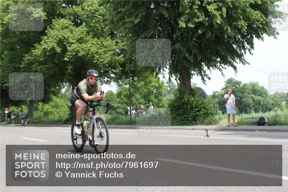15.06.2025 - 7 Türme Triathlon Yannick Fuchs http://msf.ph/oto/7961697 15.06.2025 12:27:34 Radfahren  meine-sportfotos.de