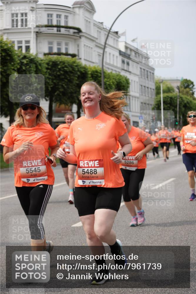 15.06.2025 - REWE Women's Run Jannik Wohlers http://msf.ph/oto/7961739 15.06.2025 09:46:20 Laufen 5545, 5488, 5286, 5145 meine-sportfotos.de