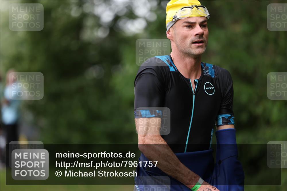 15.06.2025 - 7 Türme Triathlon Michael Strokosch http://msf.ph/oto/7961757 15.06.2025 12:13:51 Schwimmen 395, 497, 501, 543, 566, 599, 633 meine-sportfotos.de