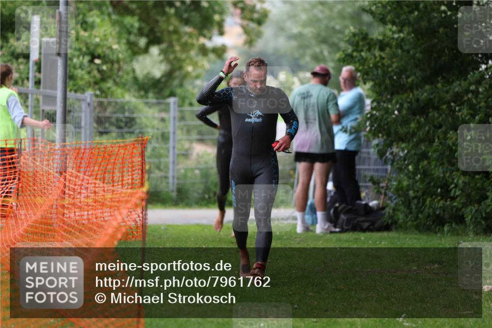 15.06.2025 - 7 Türme Triathlon Michael Strokosch http://msf.ph/oto/7961762 15.06.2025 12:13:53 Schwimmen 395, 497, 501, 543, 566, 599, 633 meine-sportfotos.de