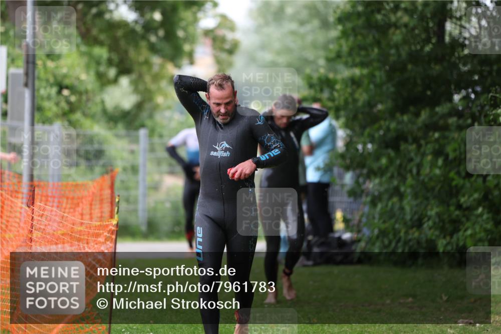15.06.2025 - 7 Türme Triathlon Michael Strokosch http://msf.ph/oto/7961783 15.06.2025 12:13:55 Schwimmen 395, 497, 501, 543, 566, 599, 633 meine-sportfotos.de