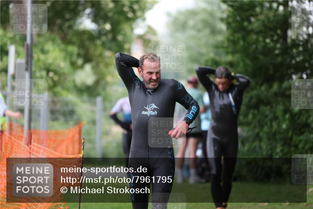 15.06.2025 - 7 Türme Triathlon Michael Strokosch http://msf.ph/oto/7961795 15.06.2025 12:13:56 Schwimmen 395, 497, 501, 543, 566, 599, 633 meine-sportfotos.de