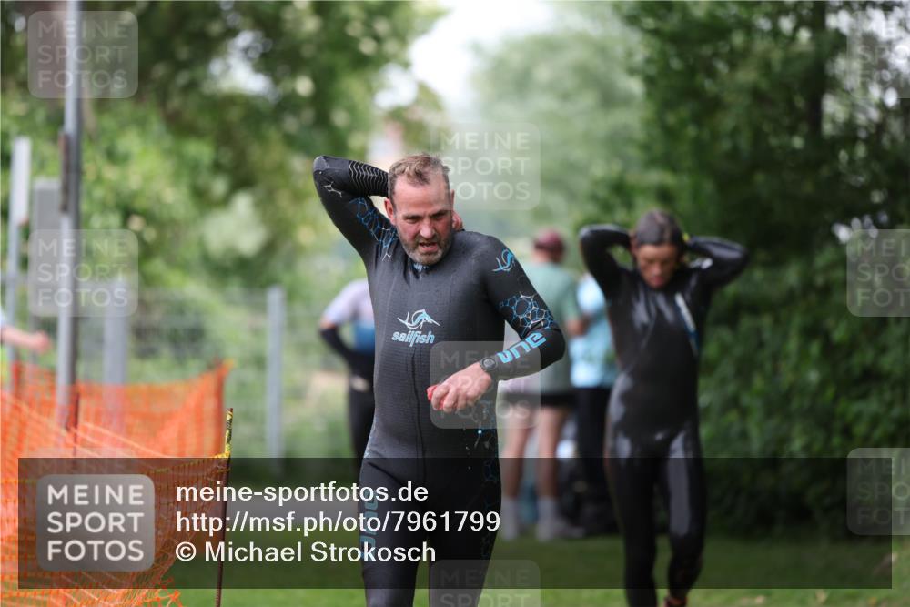 15.06.2025 - 7 Türme Triathlon Michael Strokosch http://msf.ph/oto/7961799 15.06.2025 12:13:56 Schwimmen 395, 497, 501, 543, 566, 599, 633 meine-sportfotos.de