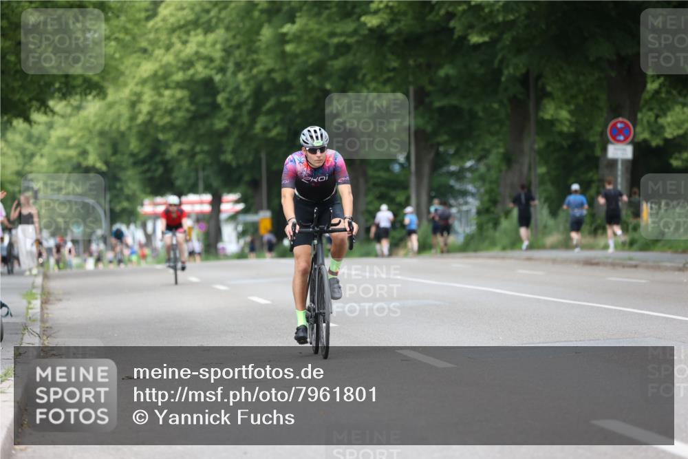 15.06.2025 - 7 Türme Triathlon Yannick Fuchs http://msf.ph/oto/7961801 15.06.2025 13:50:45 Radfahren 326, 389, 911, 1096 meine-sportfotos.de