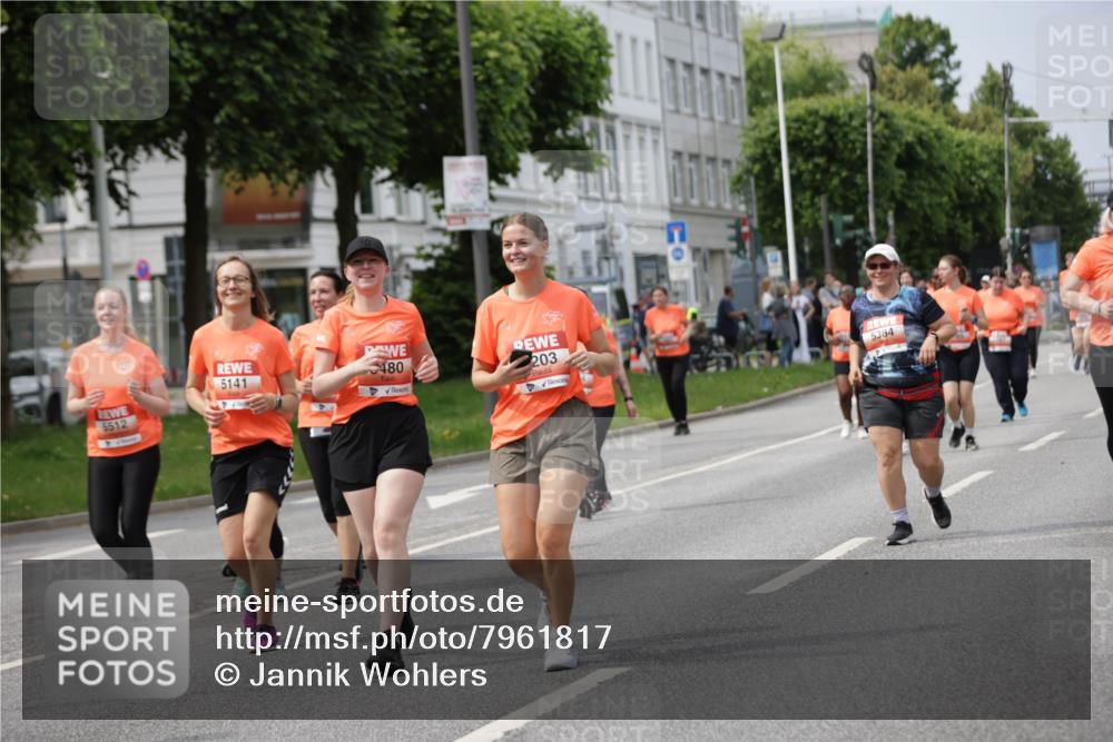 15.06.2025 - REWE Women's Run Jannik Wohlers http://msf.ph/oto/7961817 15.06.2025 09:46:27 Laufen 5141, 480, 5512, 203, 5384 meine-sportfotos.de