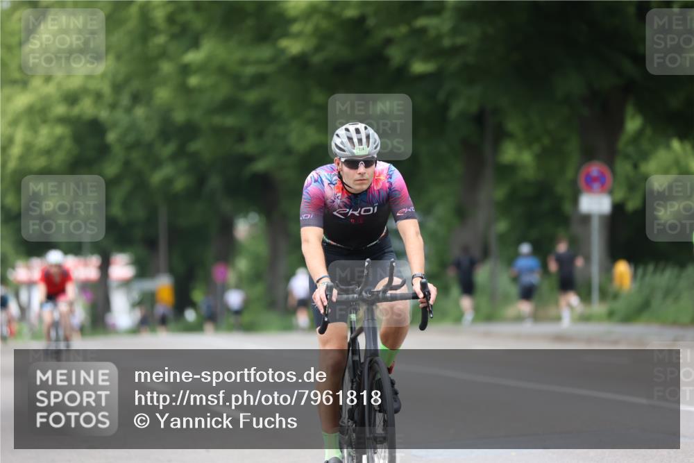 15.06.2025 - 7 Türme Triathlon Yannick Fuchs http://msf.ph/oto/7961818 15.06.2025 13:50:46 Radfahren 389, 911, 1096 meine-sportfotos.de