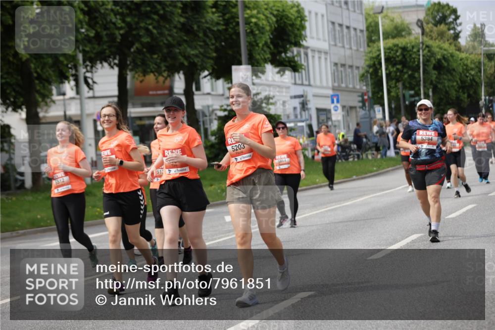 15.06.2025 - REWE Women's Run Jannik Wohlers http://msf.ph/oto/7961851 15.06.2025 09:46:28 Laufen 3512, 51, 5203, 5664, 5384 meine-sportfotos.de