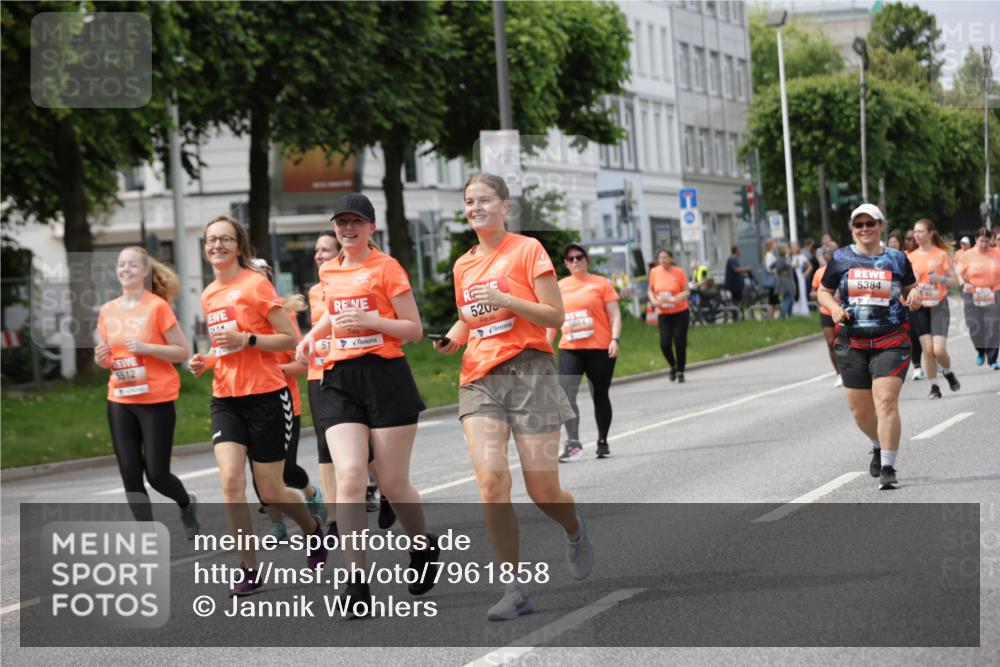 15.06.2025 - REWE Women's Run Jannik Wohlers http://msf.ph/oto/7961858 15.06.2025 09:46:28 Laufen 5512, 524, 51, 520, 5664, 5384, 60 meine-sportfotos.de