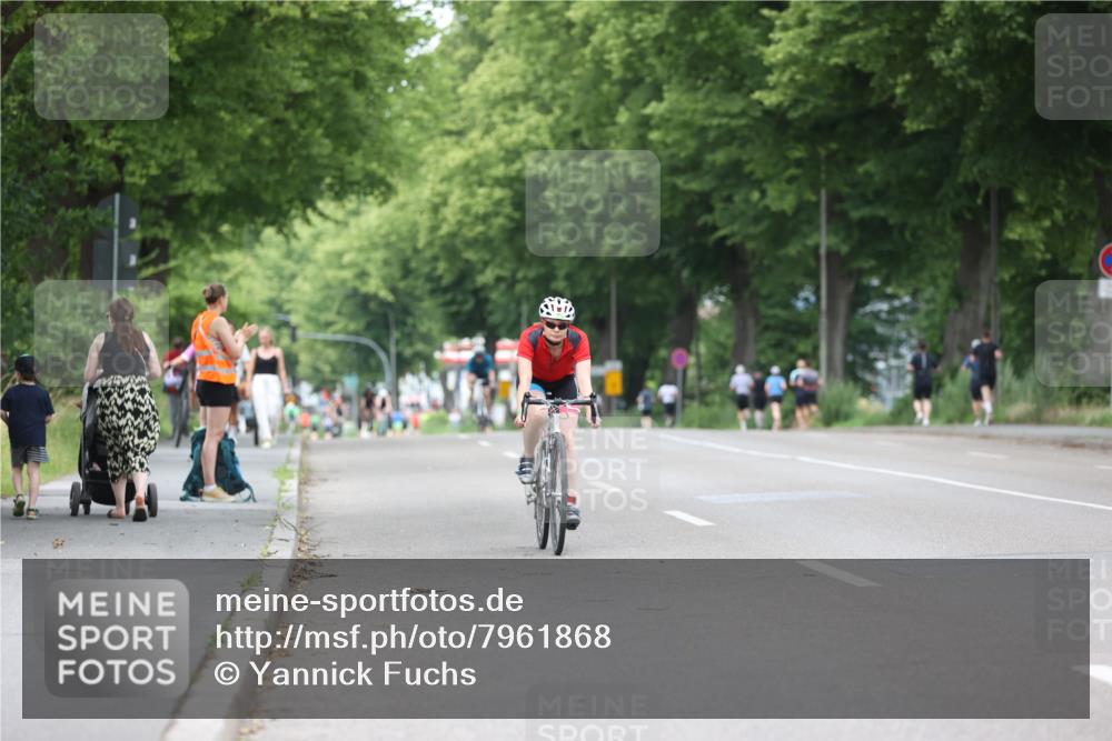 15.06.2025 - 7 Türme Triathlon Yannick Fuchs http://msf.ph/oto/7961868 15.06.2025 13:50:49 Radfahren 256, 389, 911, 954 meine-sportfotos.de