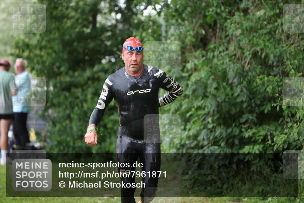 15.06.2025 - 7 Türme Triathlon Michael Strokosch http://msf.ph/oto/7961871 15.06.2025 12:14:05 Schwimmen 370, 395, 439, 442, 466, 497, 501, 543, 599 meine-sportfotos.de