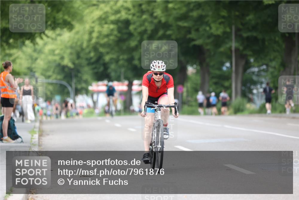 15.06.2025 - 7 Türme Triathlon Yannick Fuchs http://msf.ph/oto/7961876 15.06.2025 13:50:49 Radfahren 256, 389, 911, 954 meine-sportfotos.de