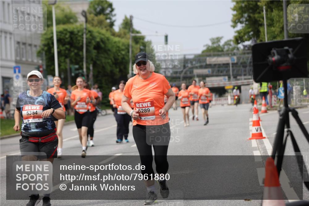 15.06.2025 - REWE Women's Run Jannik Wohlers http://msf.ph/oto/7961880 15.06.2025 09:46:29 Laufen 5384, 5289 meine-sportfotos.de