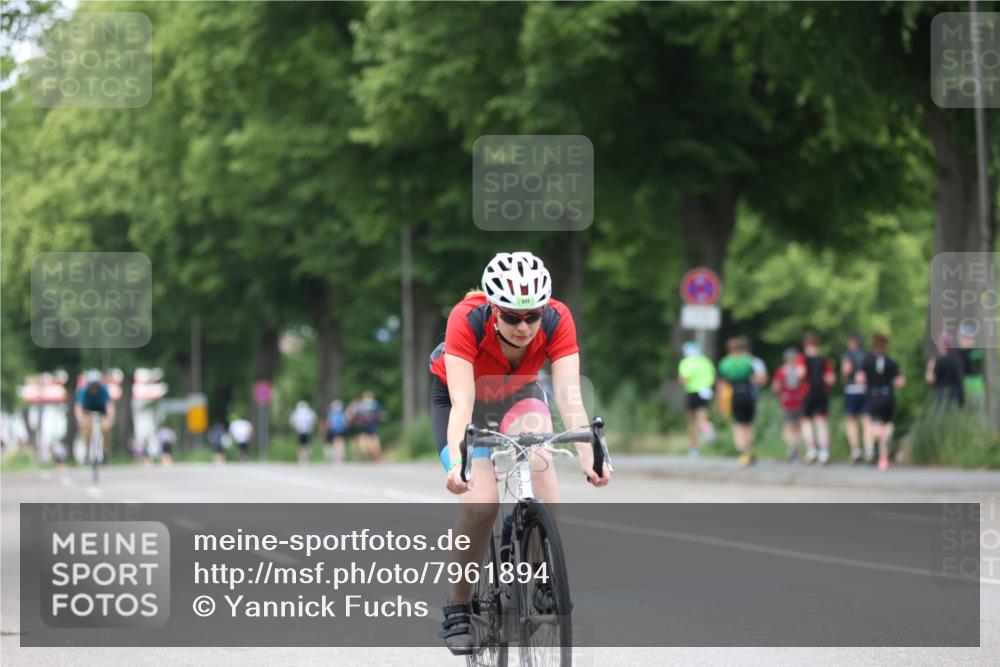 15.06.2025 - 7 Türme Triathlon Yannick Fuchs http://msf.ph/oto/7961894 15.06.2025 13:50:50 Radfahren 256, 389, 911, 954 meine-sportfotos.de