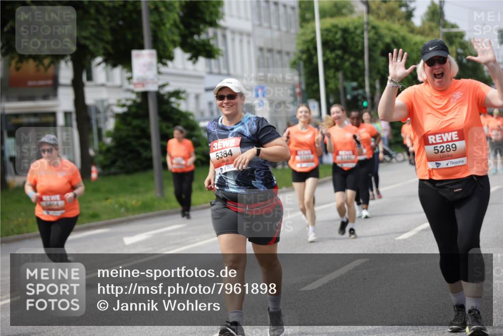 15.06.2025 - REWE Women's Run Jannik Wohlers http://msf.ph/oto/7961898 15.06.2025 09:46:30 Laufen 5384, 5152, 5180, 5289 meine-sportfotos.de