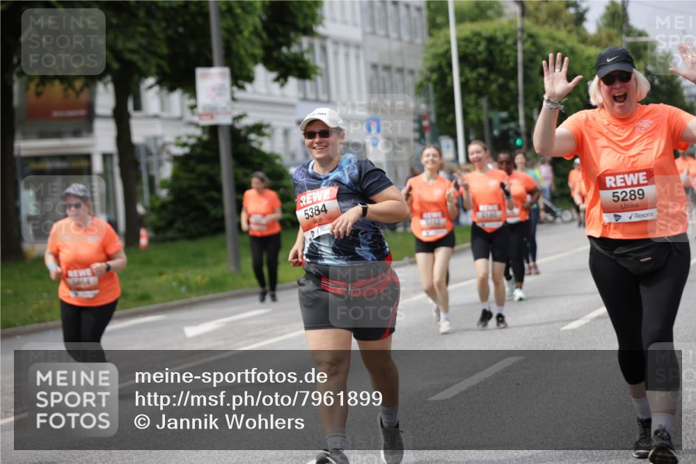 15.06.2025 - REWE Women's Run Jannik Wohlers http://msf.ph/oto/7961899 15.06.2025 09:46:30 Laufen 5384, 3152, 5140, 5289 meine-sportfotos.de